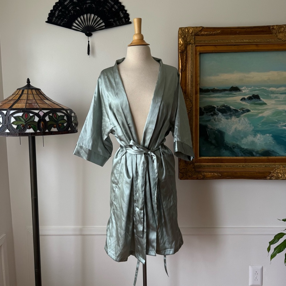 David's Bridal Satin Wrap Tie Robe